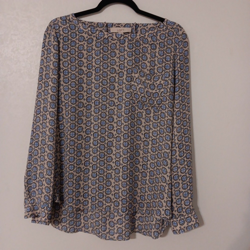 Loft Women's Blouse Sz.M Blue/Black Medallion Pattern On Beige Long Sleeve